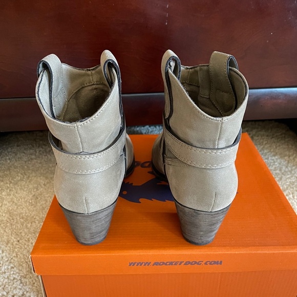 Booties - Picture 3 of 4